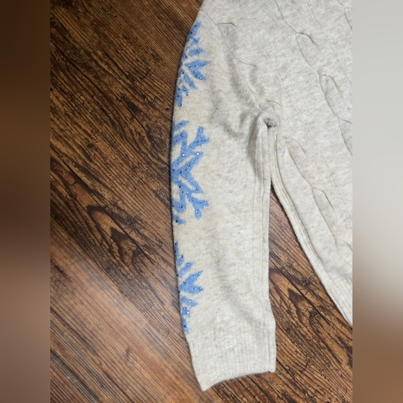 CeCe sweater L/XL heather cream Nwt blue sparkle snowflakes warm snow ski xmas - Picture 8 of 15